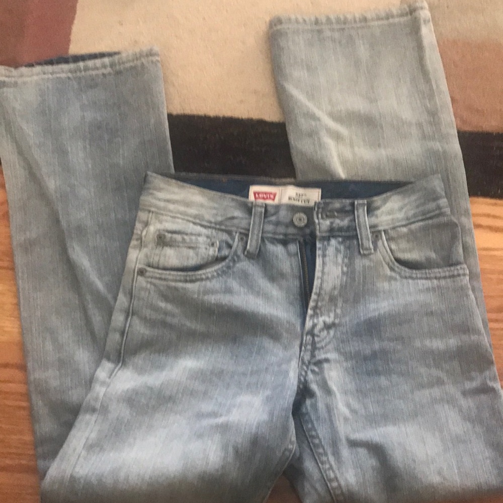 Boys stonewashed Levi’s